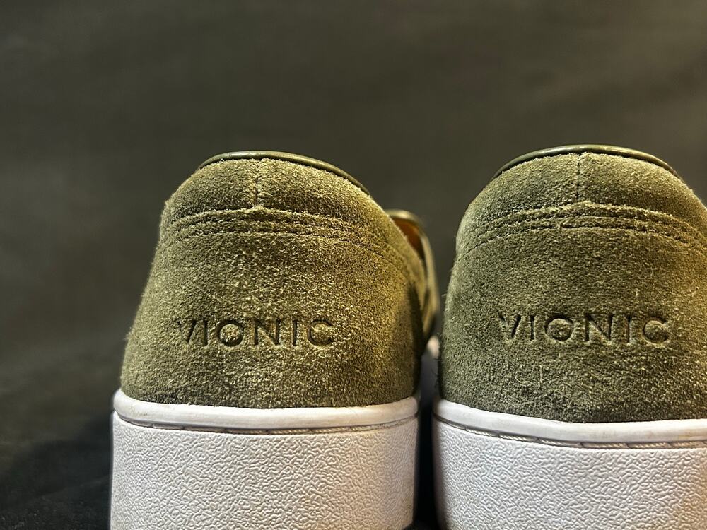 Vionic Kani Olive Green Suede Perforated Slip On Sneakers Womens 8 Comfort Shoes
